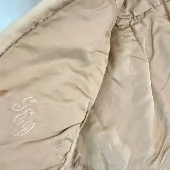 Vintage Madison’s Store Cream Cape Luxurious Faux Fur - Picture 8 of 10